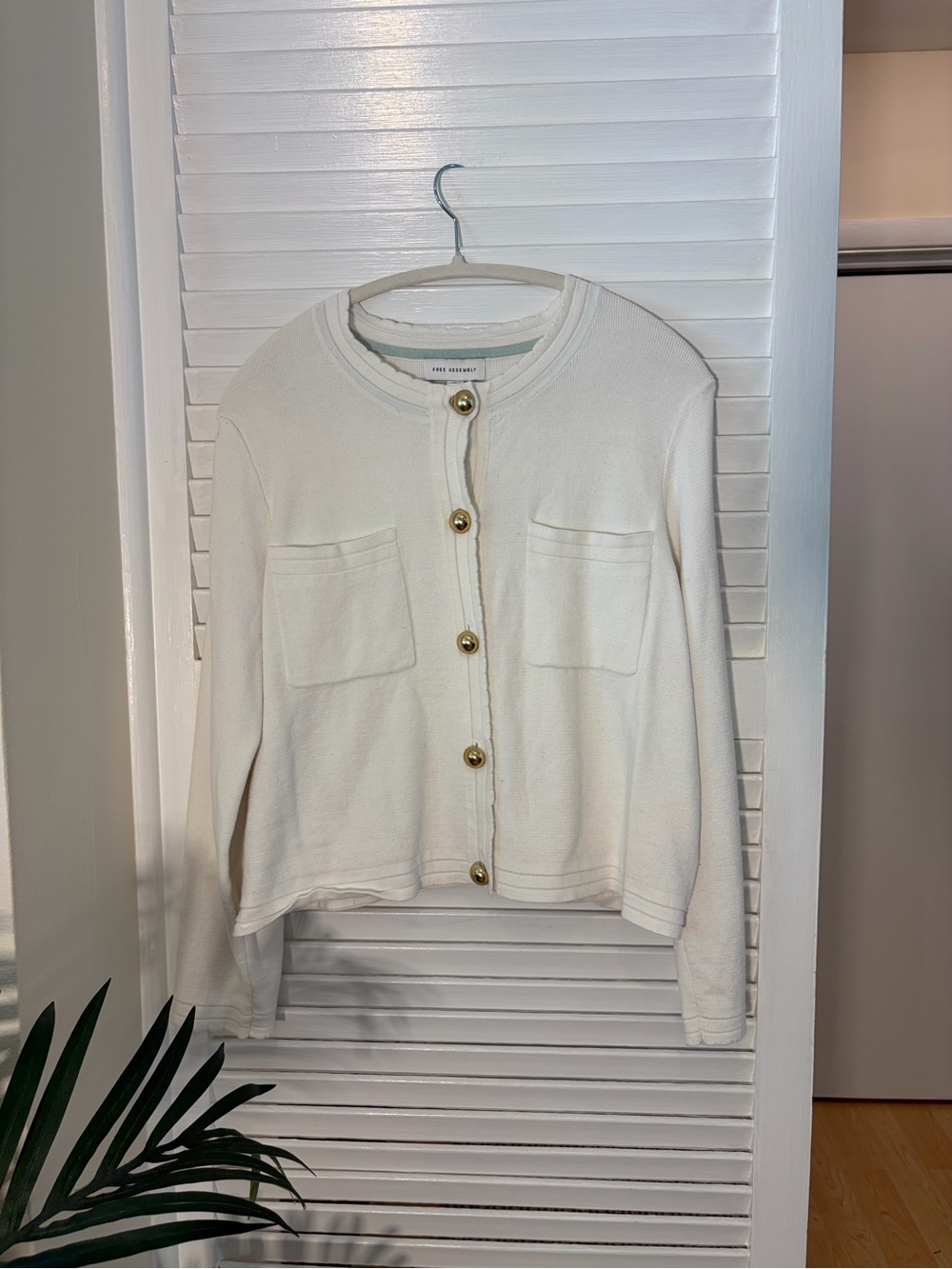 Women’s White Preppy Button-Front Sweater Cardigan with Patch Pockets